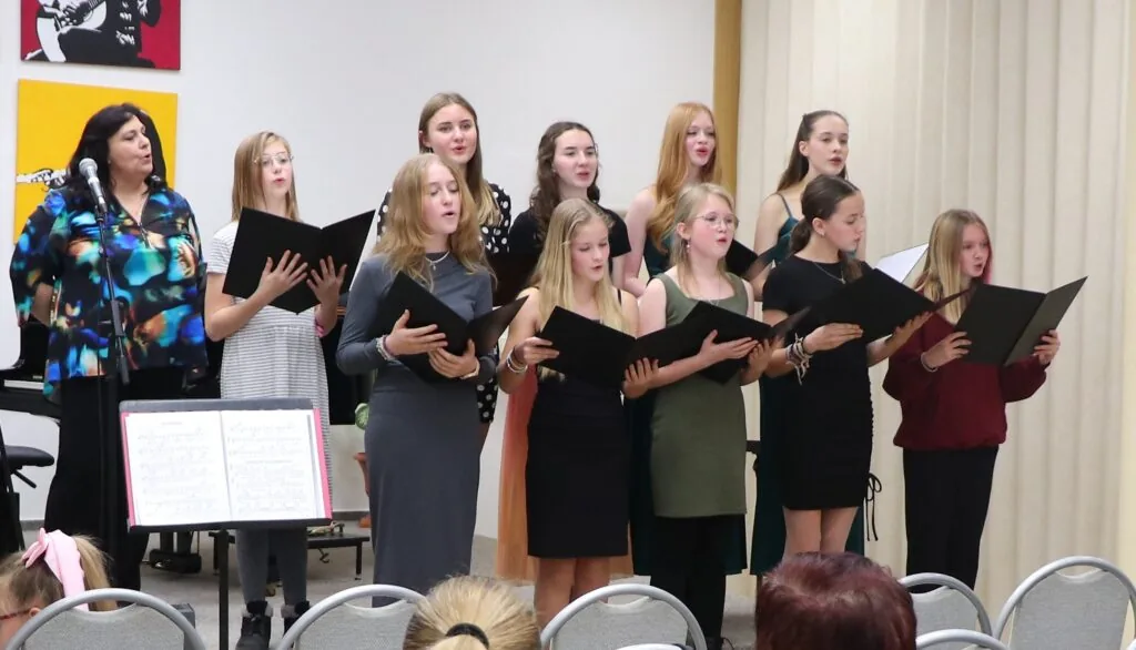 Foto – Vánoční koncert žáků Miroslavy Šikulové 17. 12.2025
